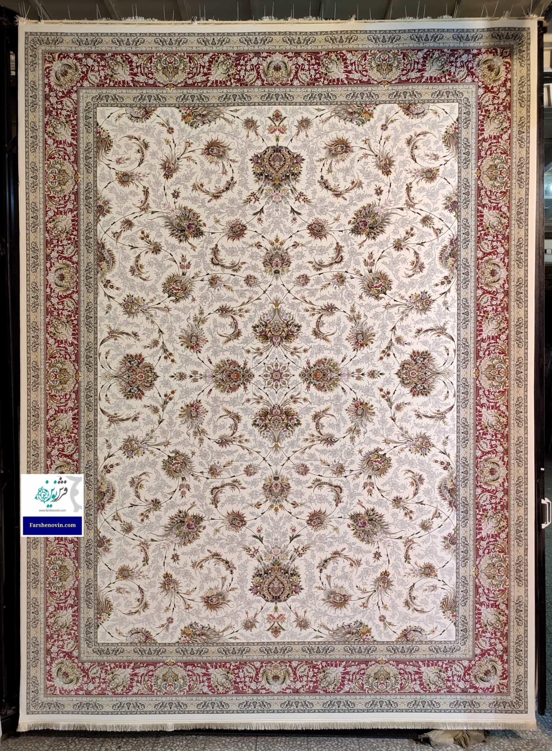 فرش طرح ارسلان کرم حاشیه گلبهی